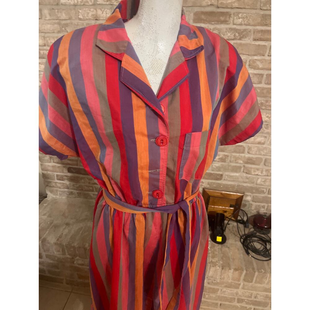 Vintage-style rainbow striped cotton dress! 👗 - Picture 2 of 4